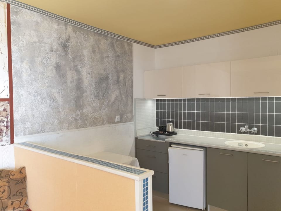 Room, 1 Bedroom, Smoking, Balcony | Interior