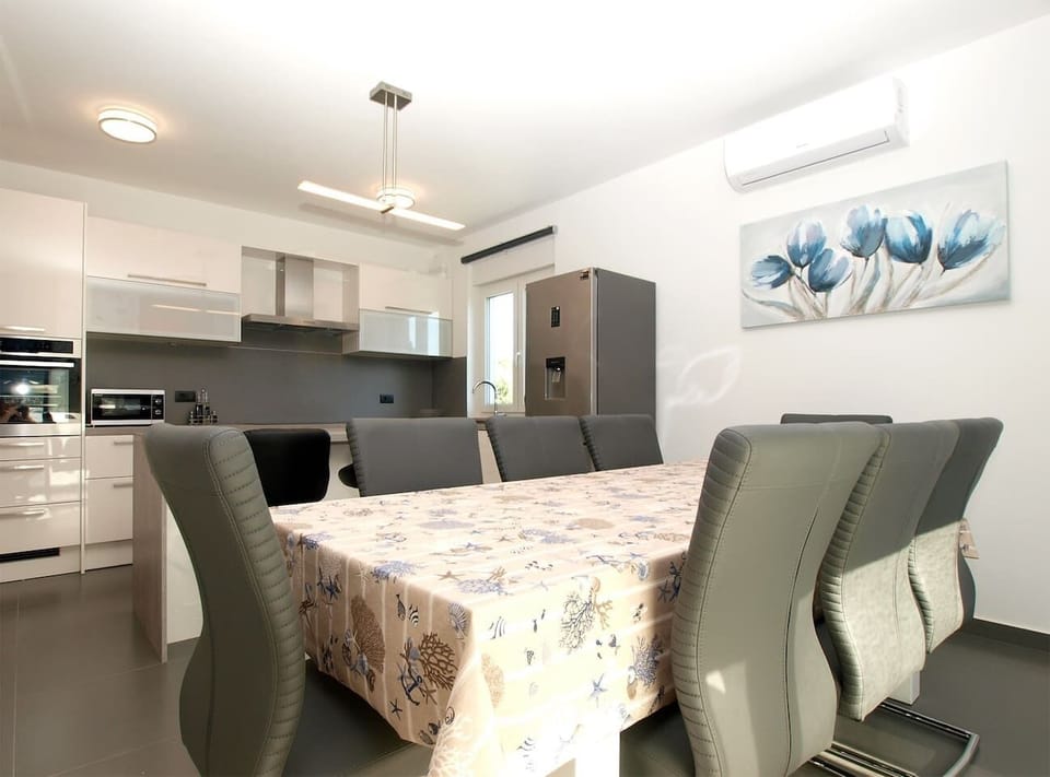 Villa, Multiple Bedrooms, Private Pool, Garden View | Interior