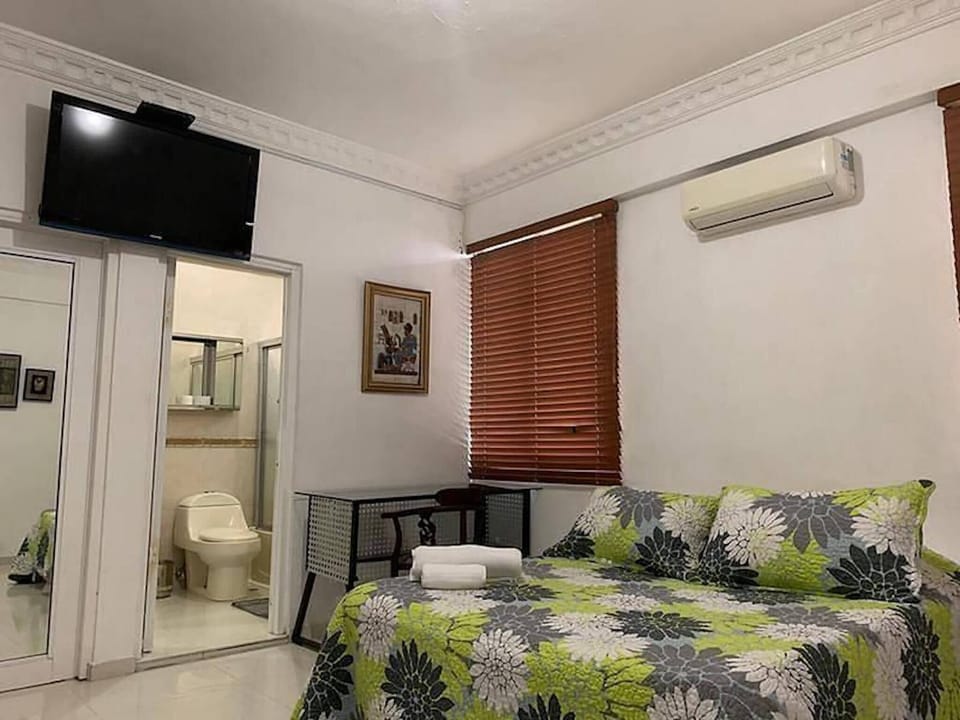Room, 1 Bedroom, Smoking, City View | 1 bedroom