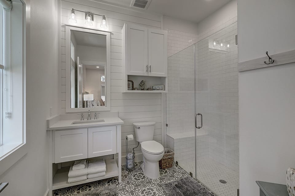 Primary King Bathroom, 1st Floor