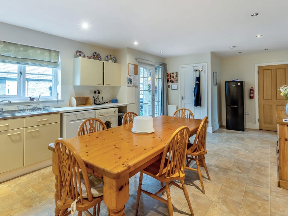 Kitchen/diner | Snowshill - Heckley Farm Cottages, Denwick, near Alnwick