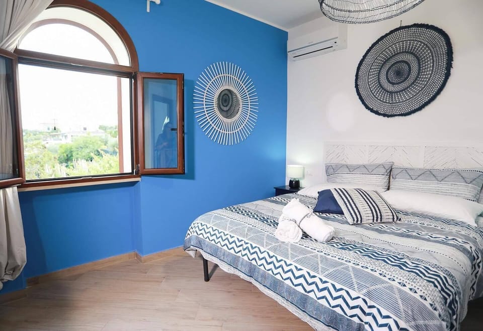 Deluxe Double Room, Sea View (Enea) | Minibar, individually decorated, individually furnished, free WiFi