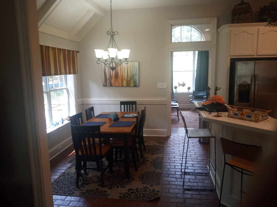 Breakfast table for six
