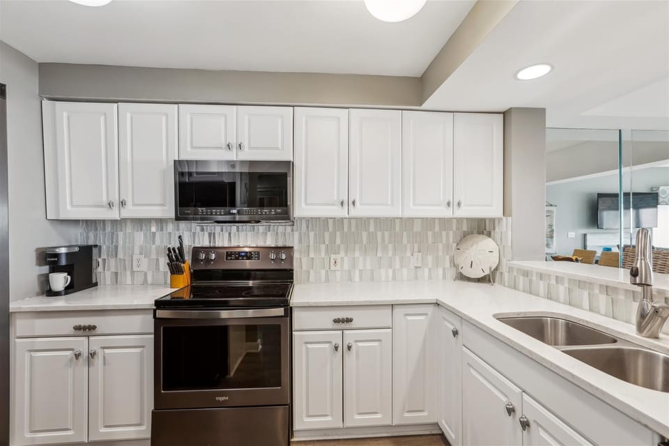 Beautifully Renovated Kitchen at 468 Captains Walk