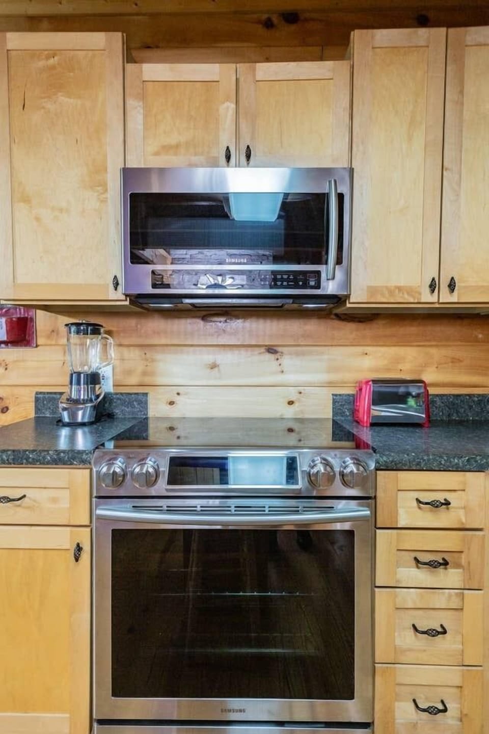 Fully stocked full kitchen