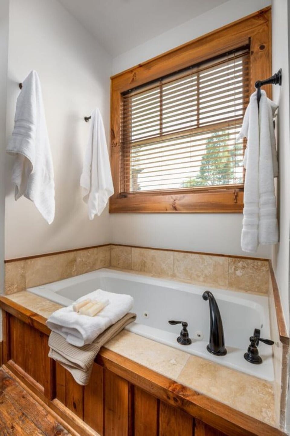 Main Floor - Owners Suite Bathroom - Jetted tub