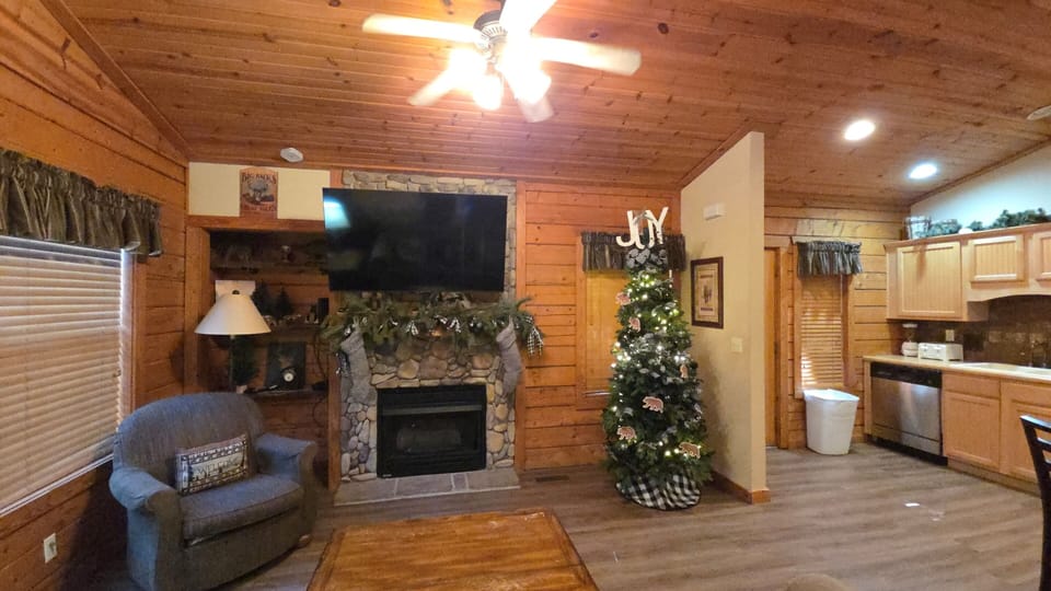 Holiday decorations may vary from year to year and are usually displayed from November to January.