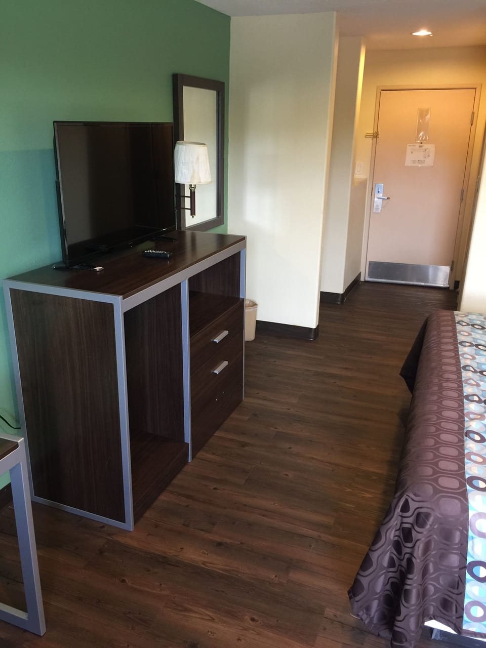 Desk, free WiFi, bed sheets