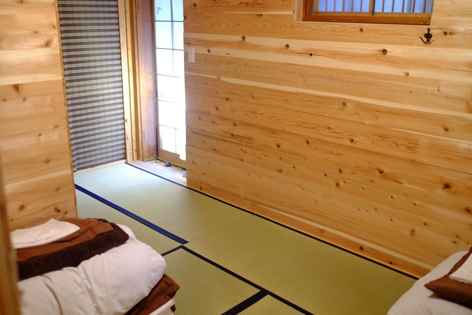 Twin Room, Non Smoking | Bed sheets