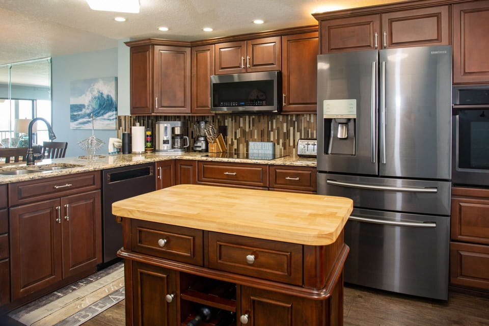 Updated Fully Equipped Kitchen