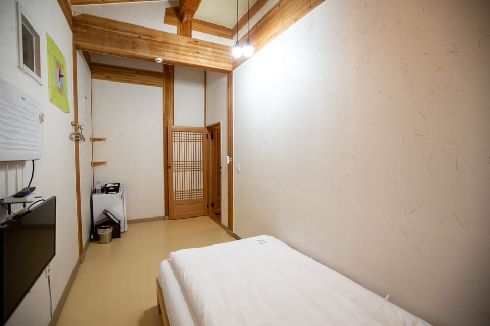 Family Suite Ondol + Double | Free WiFi, bed sheets