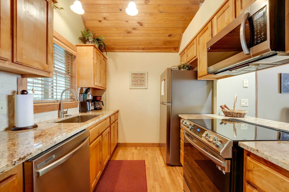Kitchen | Trash Bags & Paper Towels