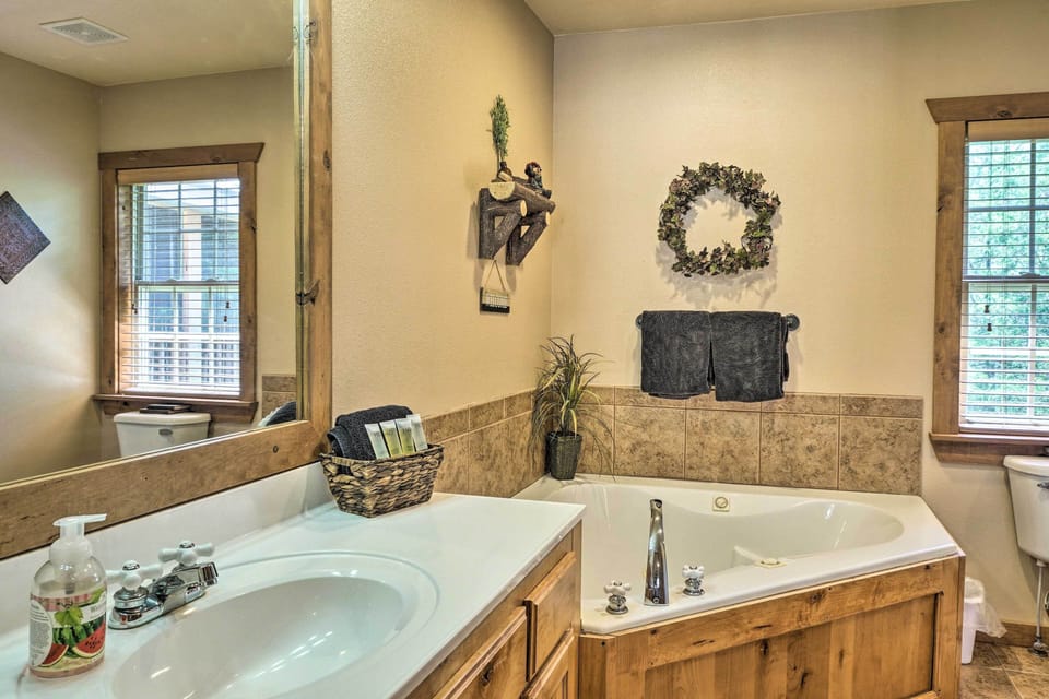 Full Bathroom | Linens & Towels