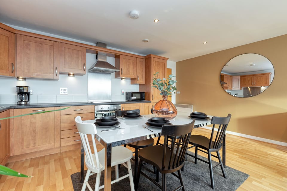 Apartment, Accessible, Private Bathroom | Restaurant