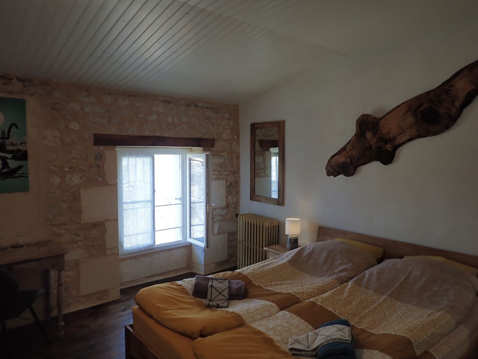 Comfort Double Room, 1 Queen Bed, Non Smoking | Individually decorated, desk, free WiFi, bed sheets