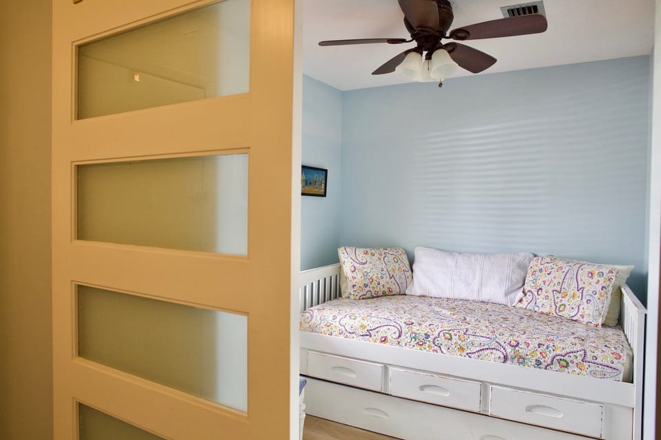 Enclosed breakfast nook/sleeping area