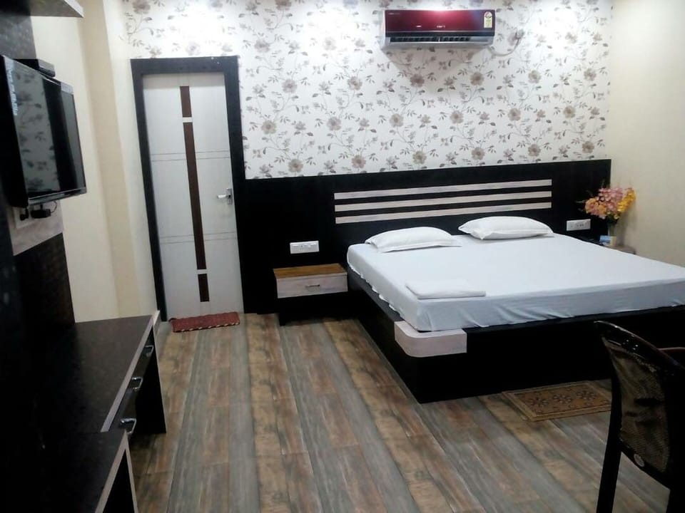 Classic Room | In-room safe, soundproofing, free WiFi, bed sheets