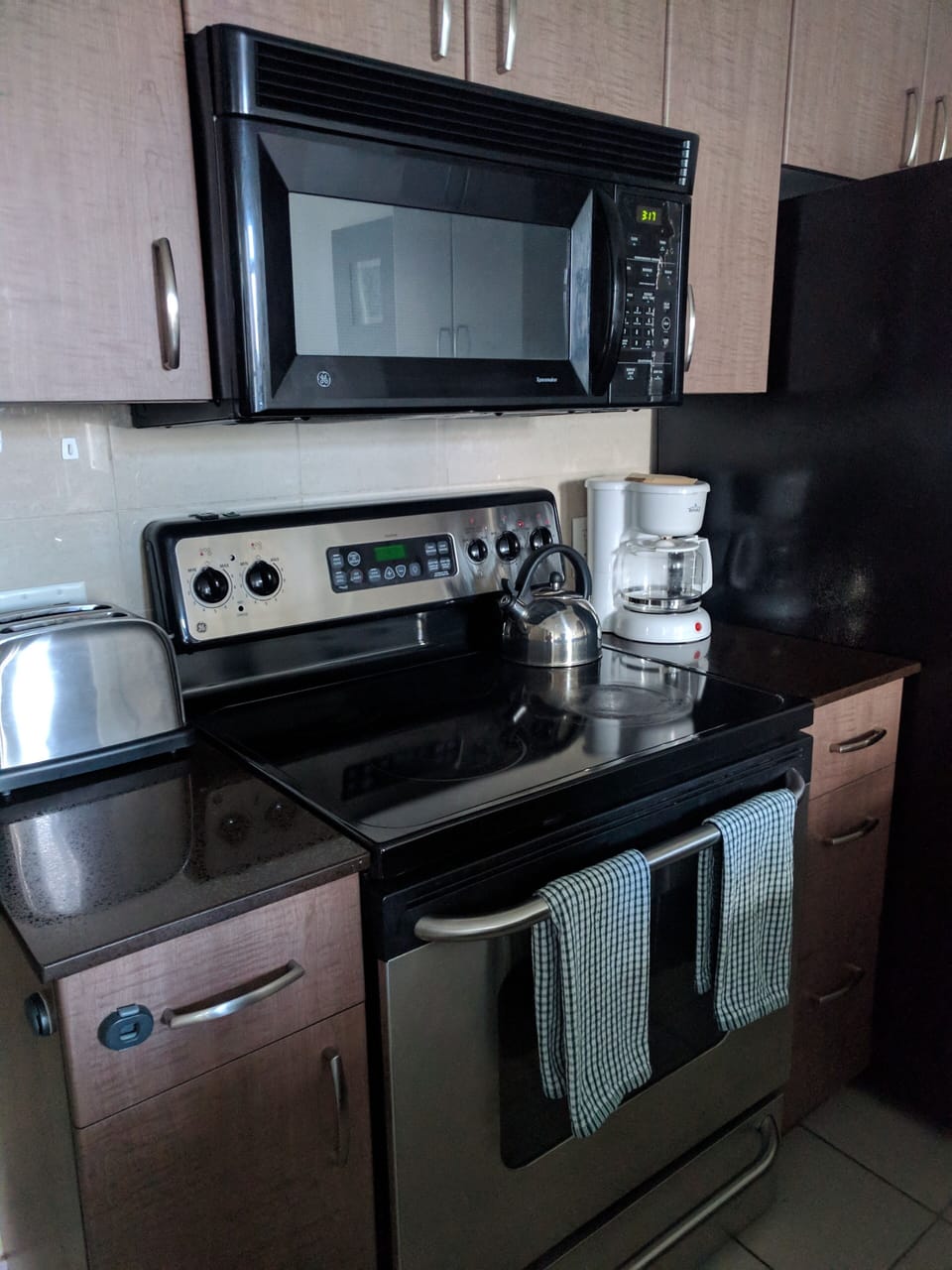 Stainless steel stove and refrigerator