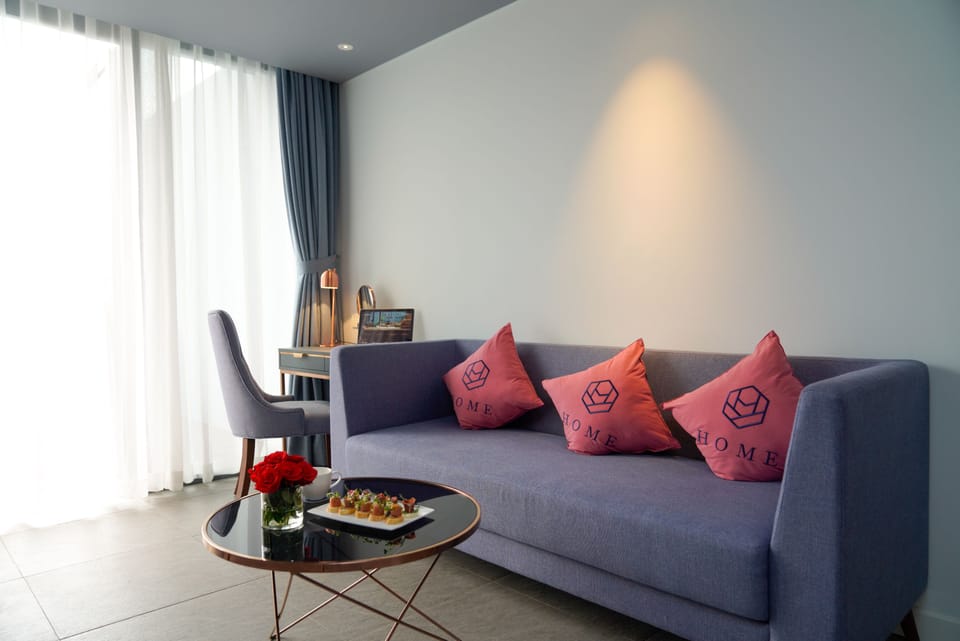 HOME Suite Balcony Double | Premium bedding, minibar, in-room safe, desk