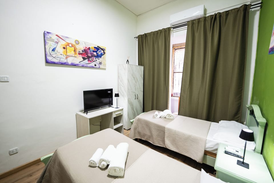 Superior Triple Room | Laptop workspace, free WiFi
