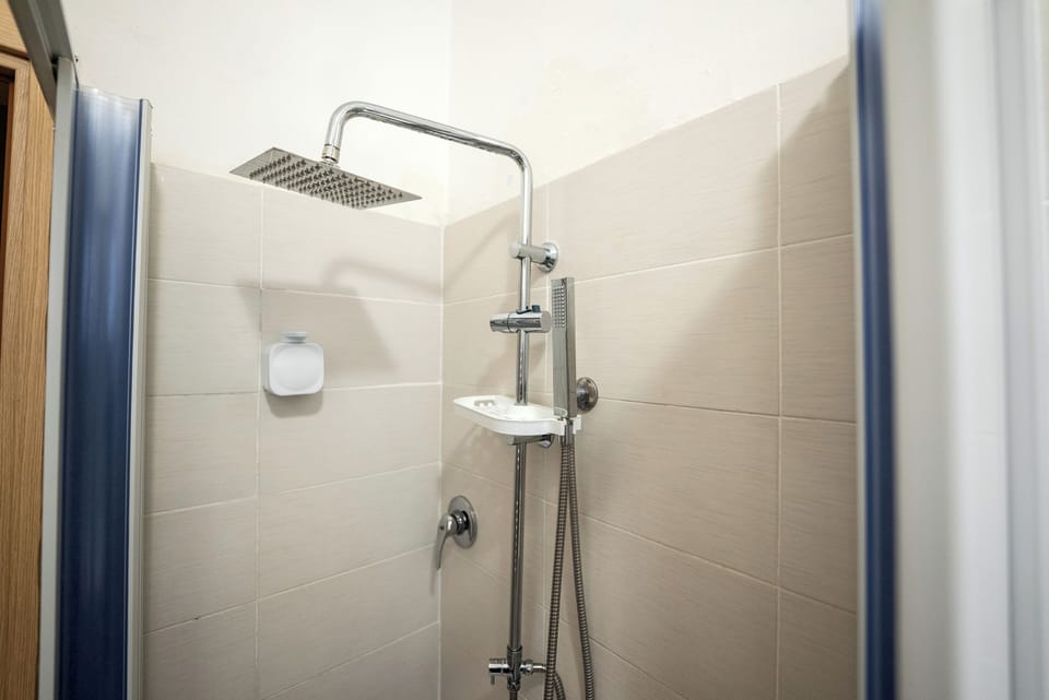 Superior Triple Room | Laptop workspace, free WiFi