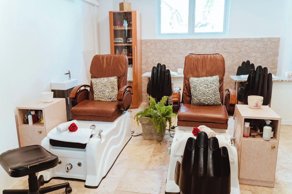 Couples treatment rooms, body treatments, hydrotherapy, aromatherapy