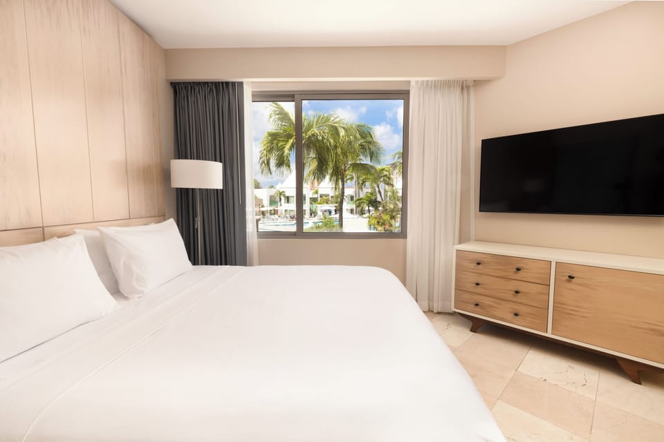 In-room safe, individually furnished, desk, laptop workspace