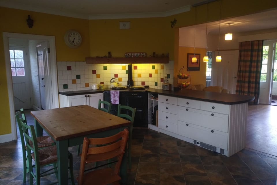 Kitchen table (seats 6) and Aga