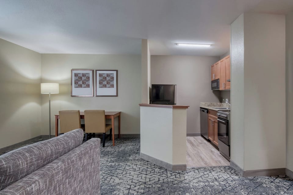 Suite, 1 Bedroom | In-room safe, desk, iron/ironing board, free WiFi