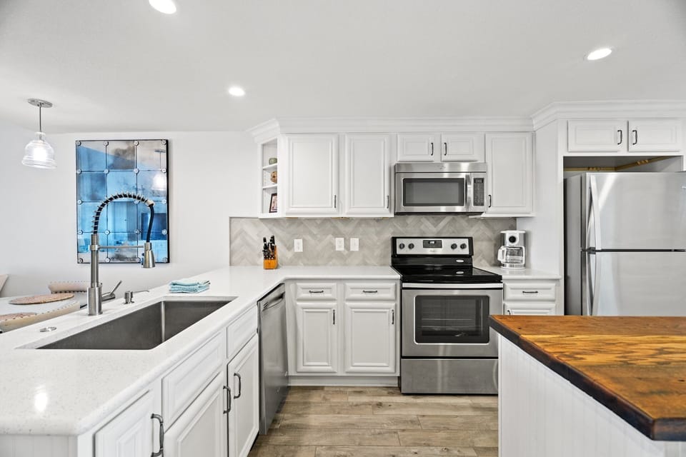 6-web-or-mls-22400-front-beach-rd-69