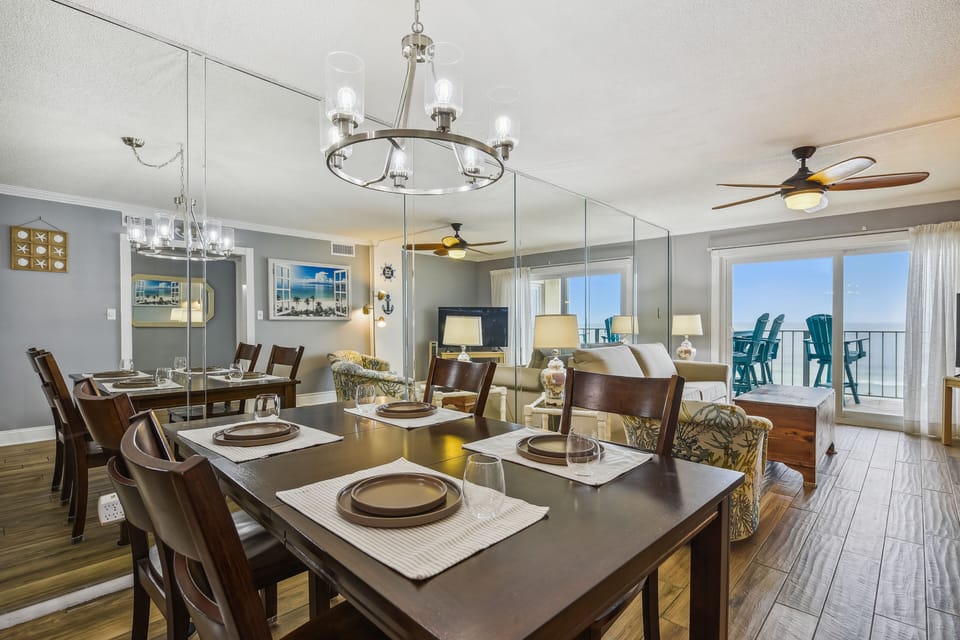 Condo, 2 Bedrooms, Balcony, Ocean View (514) | In-room dining