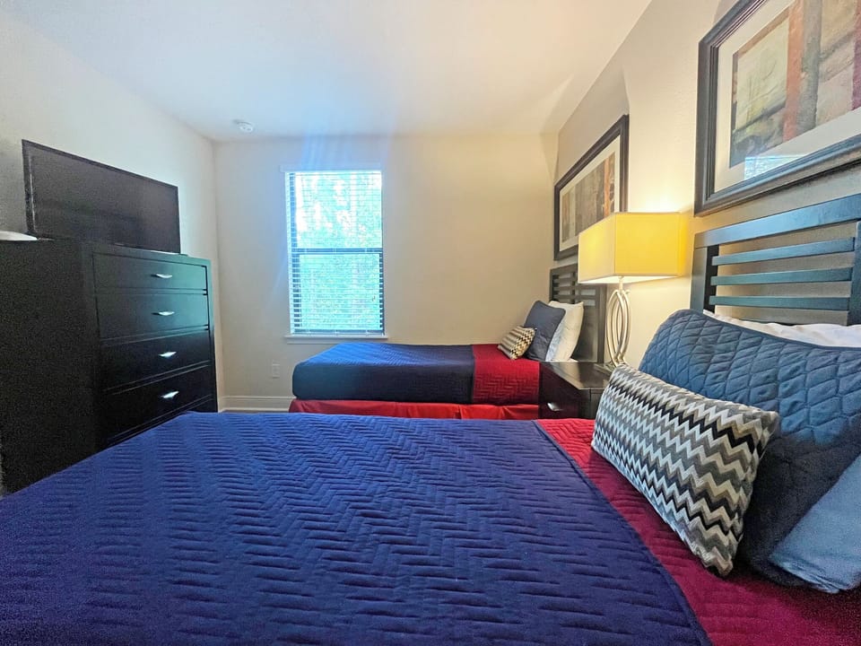 124-Upstairs Twin.jpg