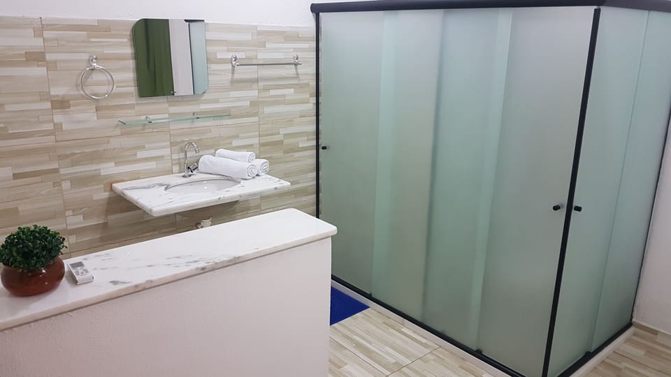 Shower, towels