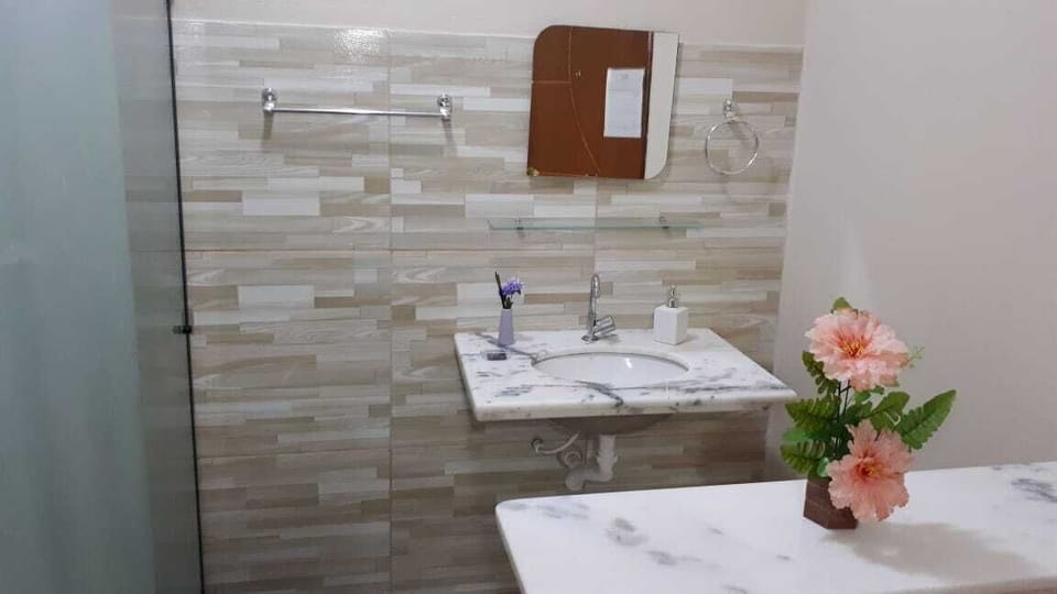 Suite de Arigoffe | Iron/ironing board, free WiFi, bed sheets