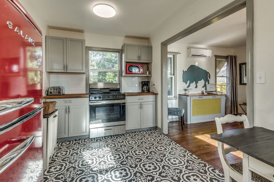 Small kitchen with retro touches