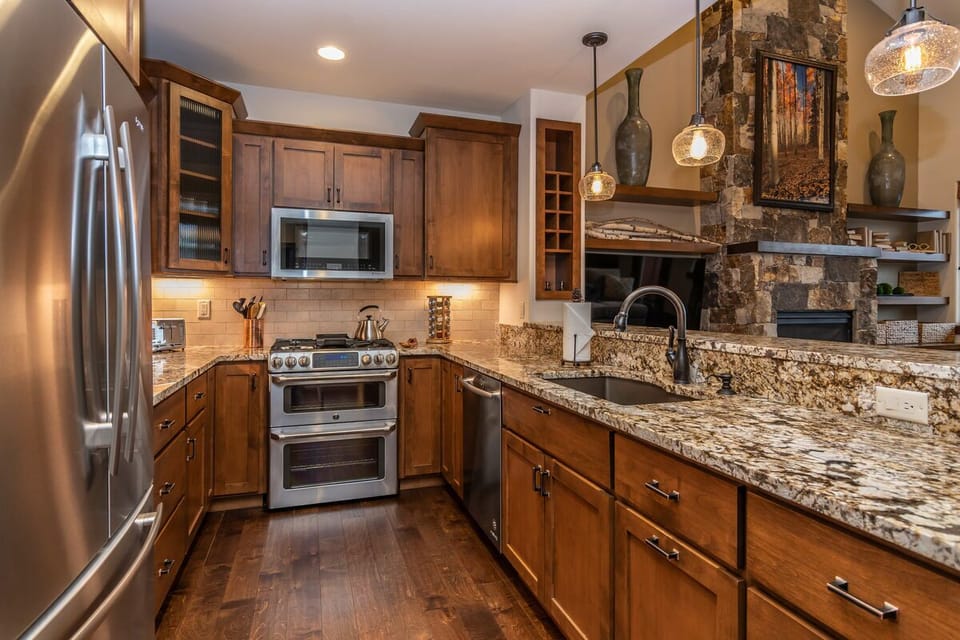 Fully updated kitchen with high-end appliances