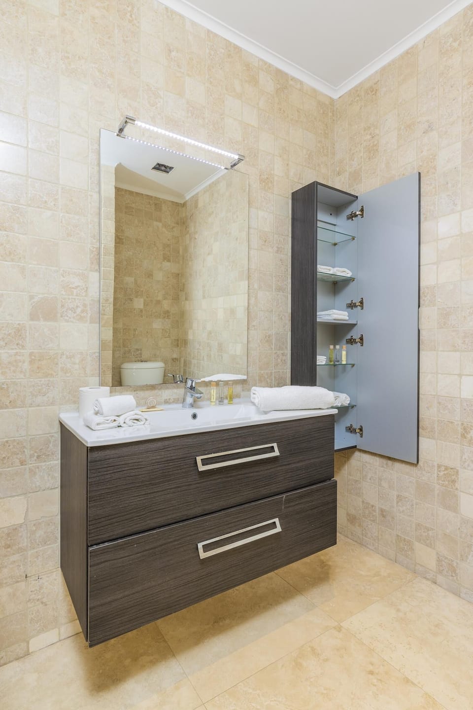 Washbasin with cabinets