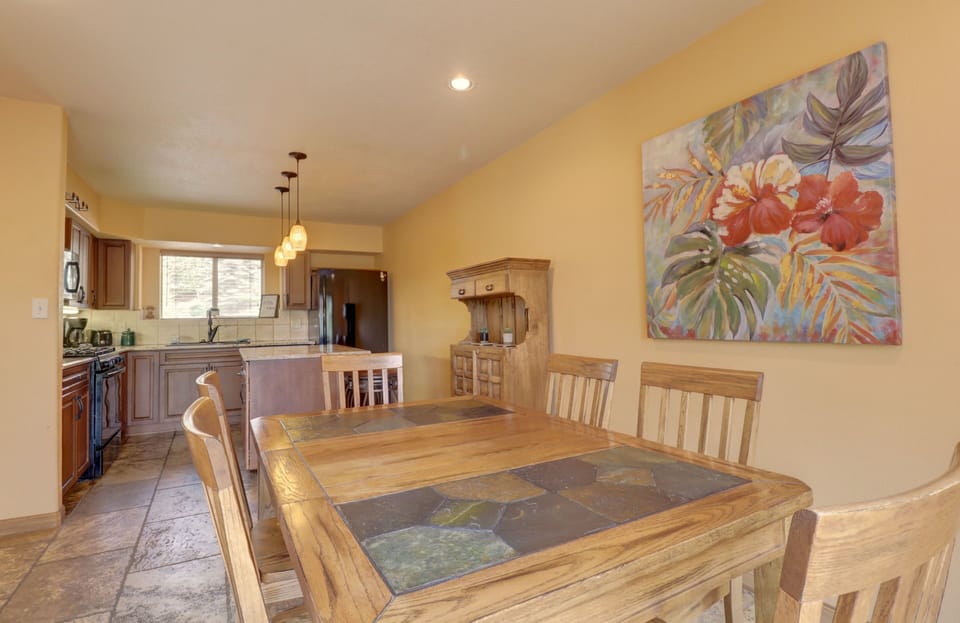 Townhome, 3 Bedrooms | Dining