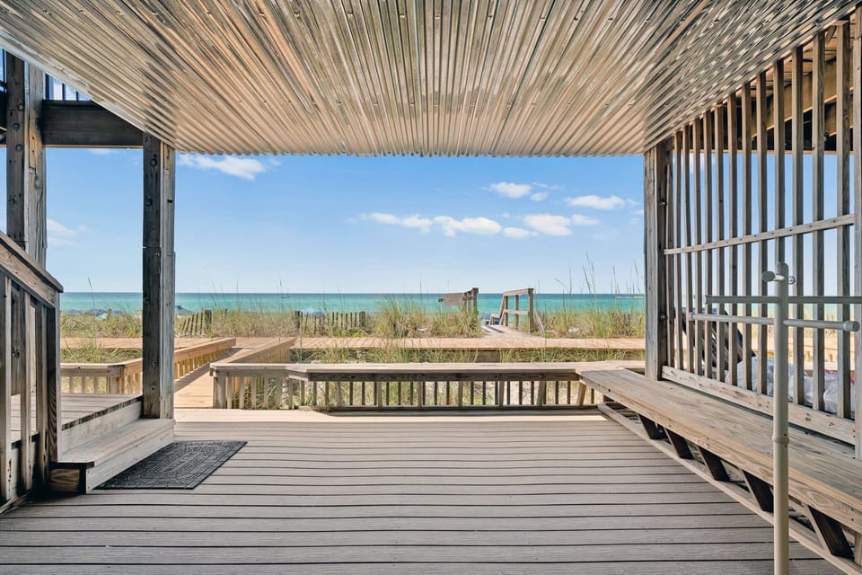 Private walkway to beach 
