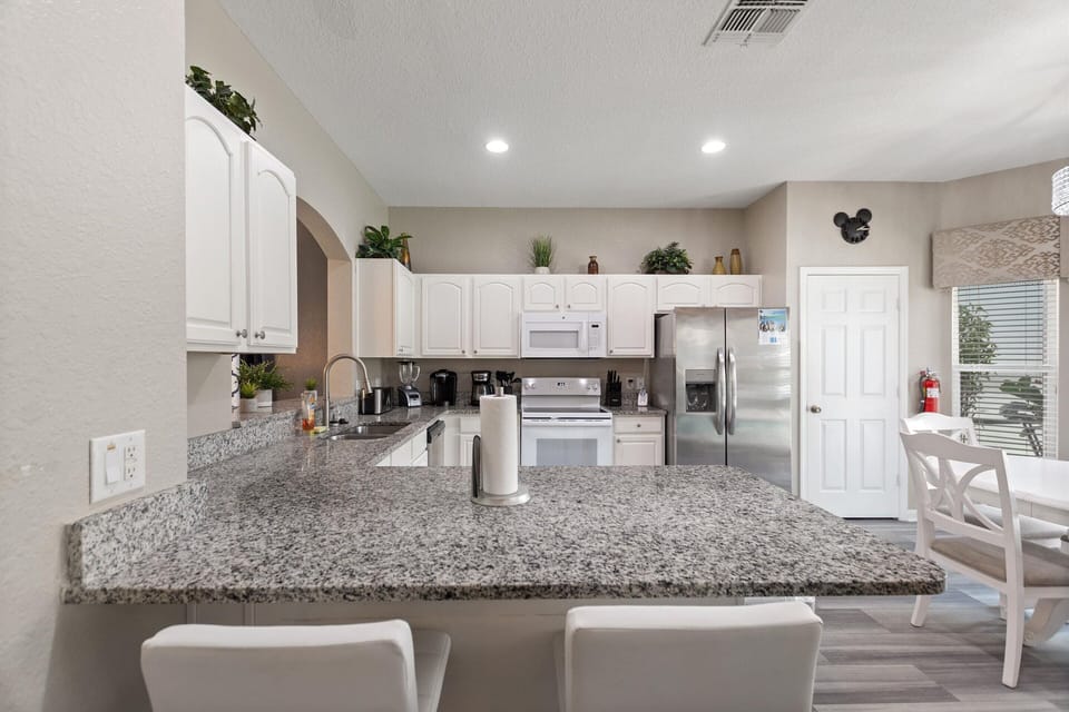 Full Kitchen