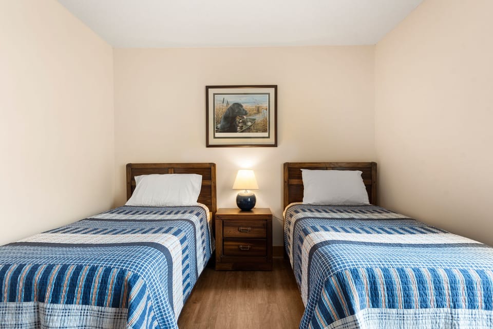 QD3: OBXClusive | Mid Level Bedroom 1