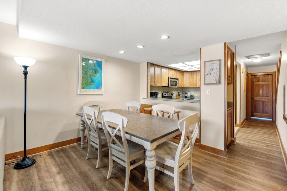 QD3: OBXClusive | Mid Level Dining Area
