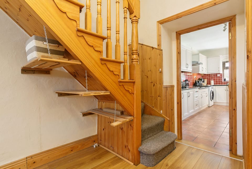 A look into the kitchen.