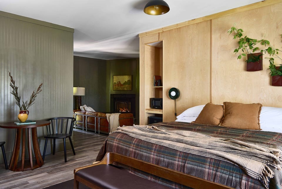 King Junior Suite | Egyptian cotton sheets, premium bedding, blackout drapes, free WiFi