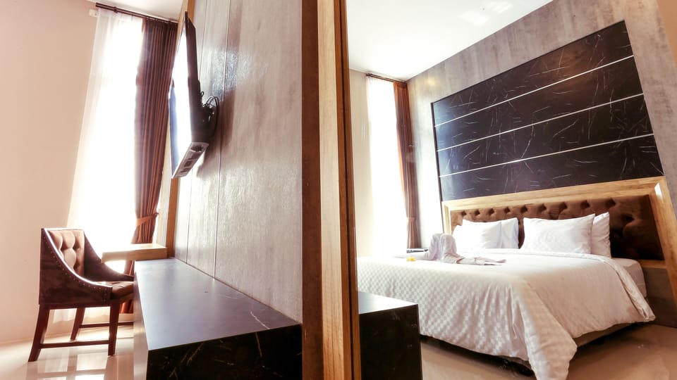 Premium bedding, desk, soundproofing, iron/ironing board