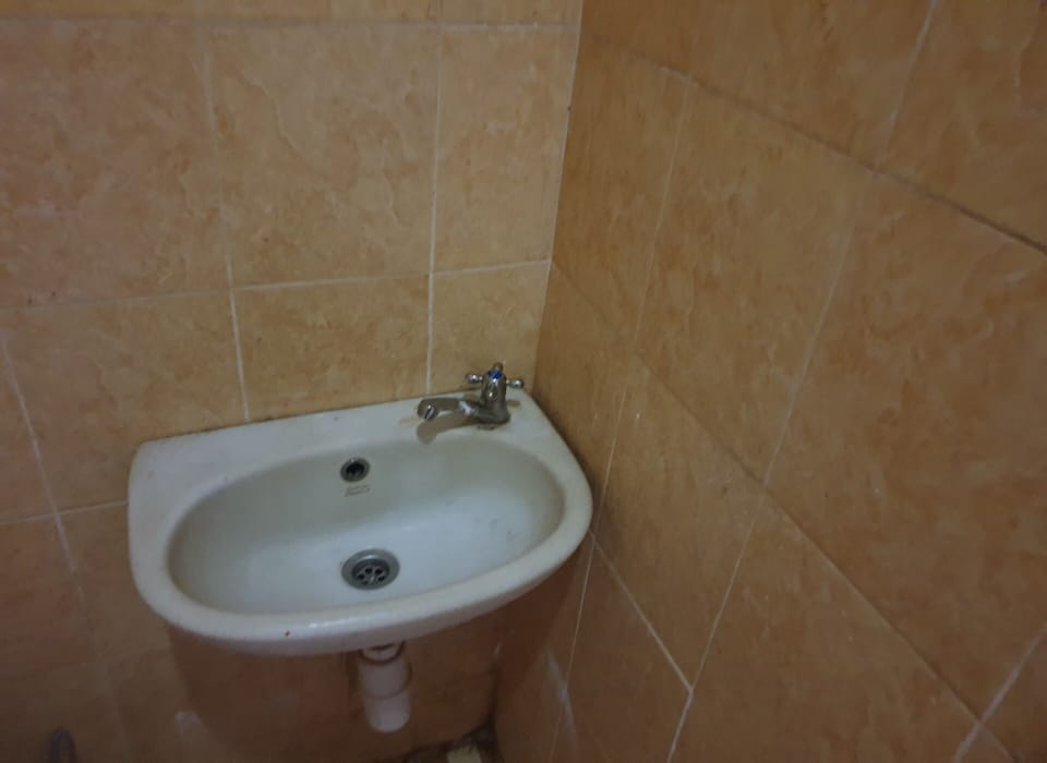 Standard Room | Bathroom sink