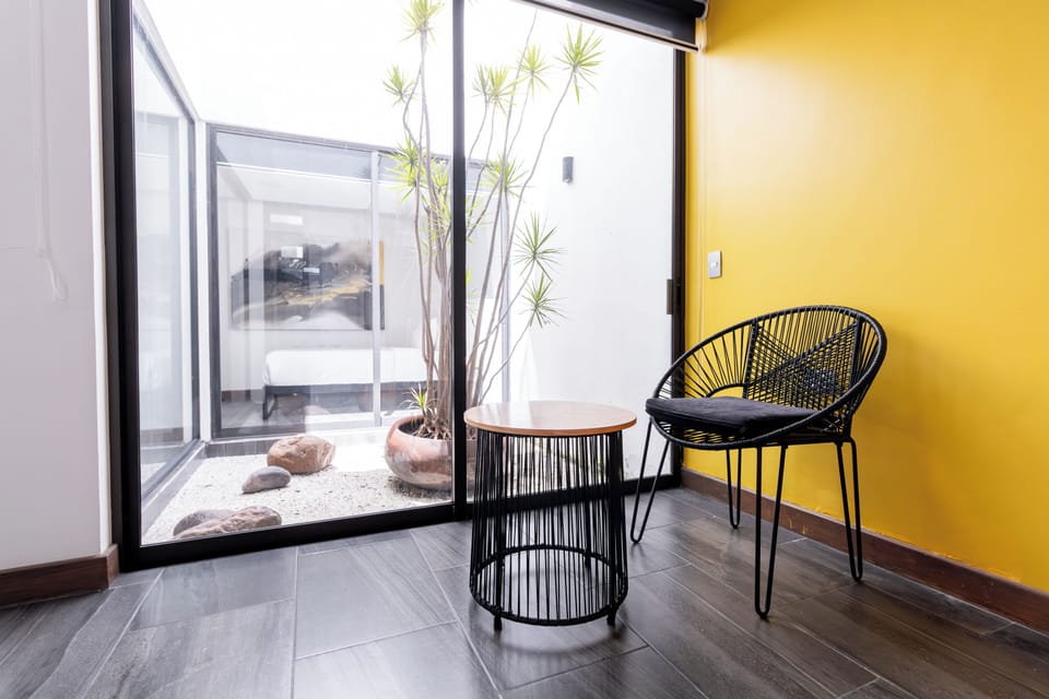 Standard Suite | Soundproofing, bed sheets