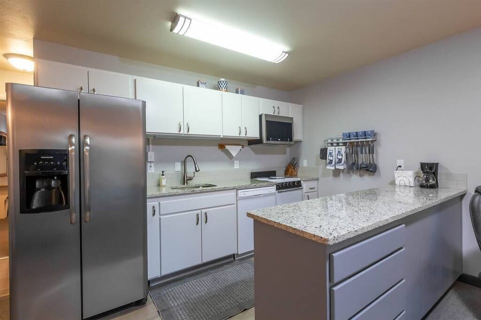 Full kitchen and very well stocked
