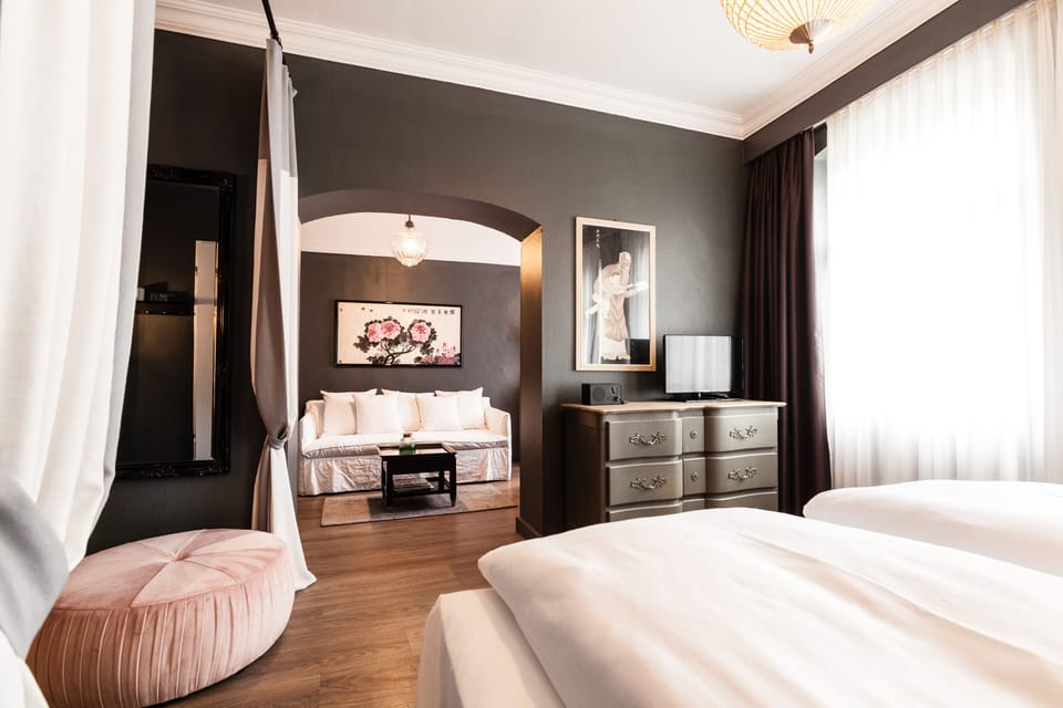 Junior Suite | Living area | Flat-screen TV