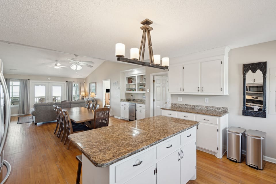 Island Setting with Dining table